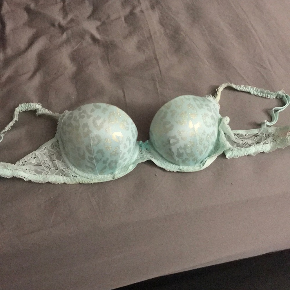 PINK Victoria’s Secret push up bra 34 B